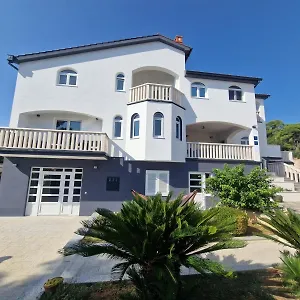 apartments-villa-lidija.hotelinzadar.com/