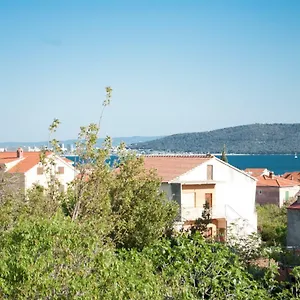 apartmani-ivan-kastela-21214.hotels-in-trogir.com/